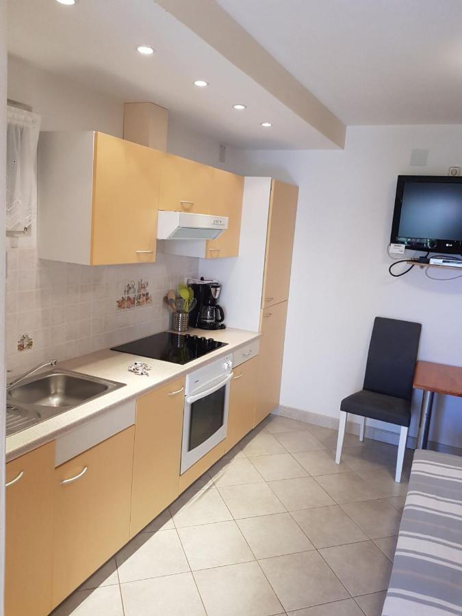 Apartment Jelena Crikvenica Exterior foto